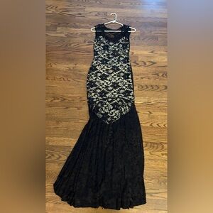 Elegant Black Lace Evening Gown